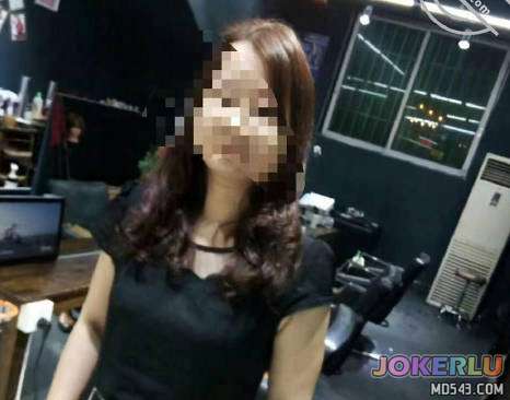  附近人加的熟女人妻老公半年多没操她便宜我了